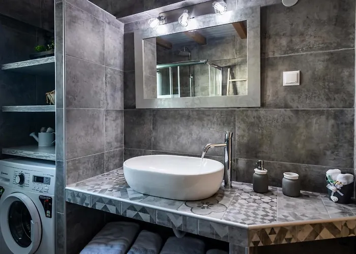 Дом отдыха Giorgantis House & *