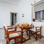 Giorgantis House &