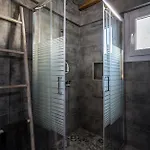 Giorgantis House &