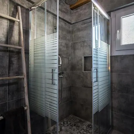 Giorgantis House &