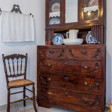 Giorgantis House & * Triovászalosz