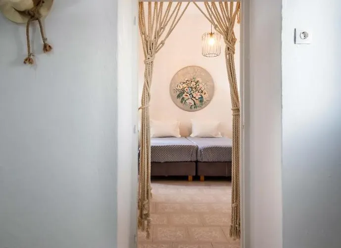 Giorgantis House & Casa de Férias Triovasálos